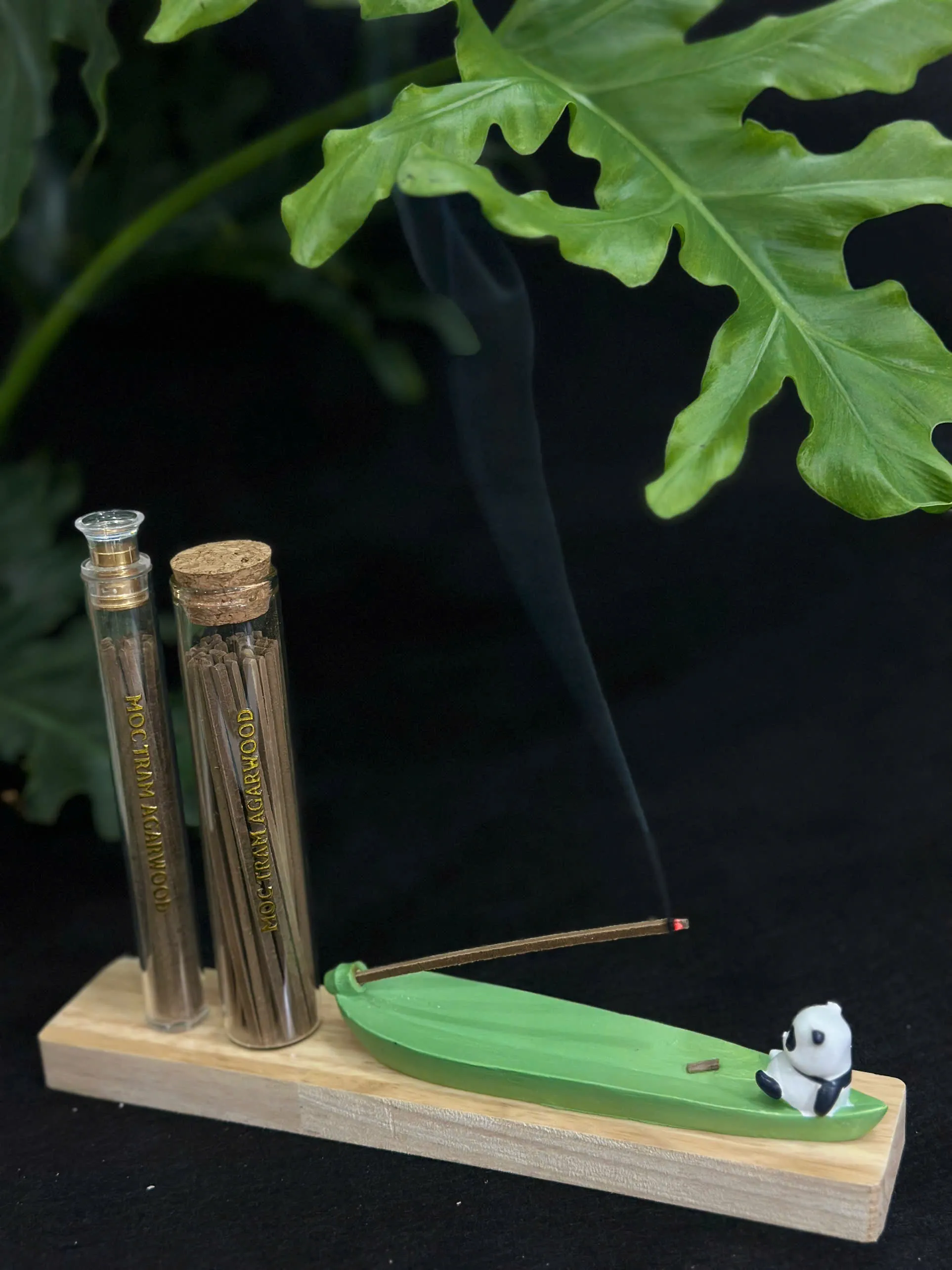 Pure Vietnamese Natural Agarwood Sticks – High Oil Content from Wild Resin Powder